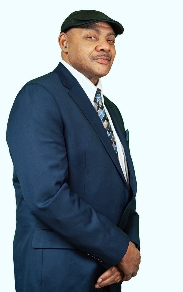 Lorenzo Holloman, Partner and Licensed Real Estate Salesperson